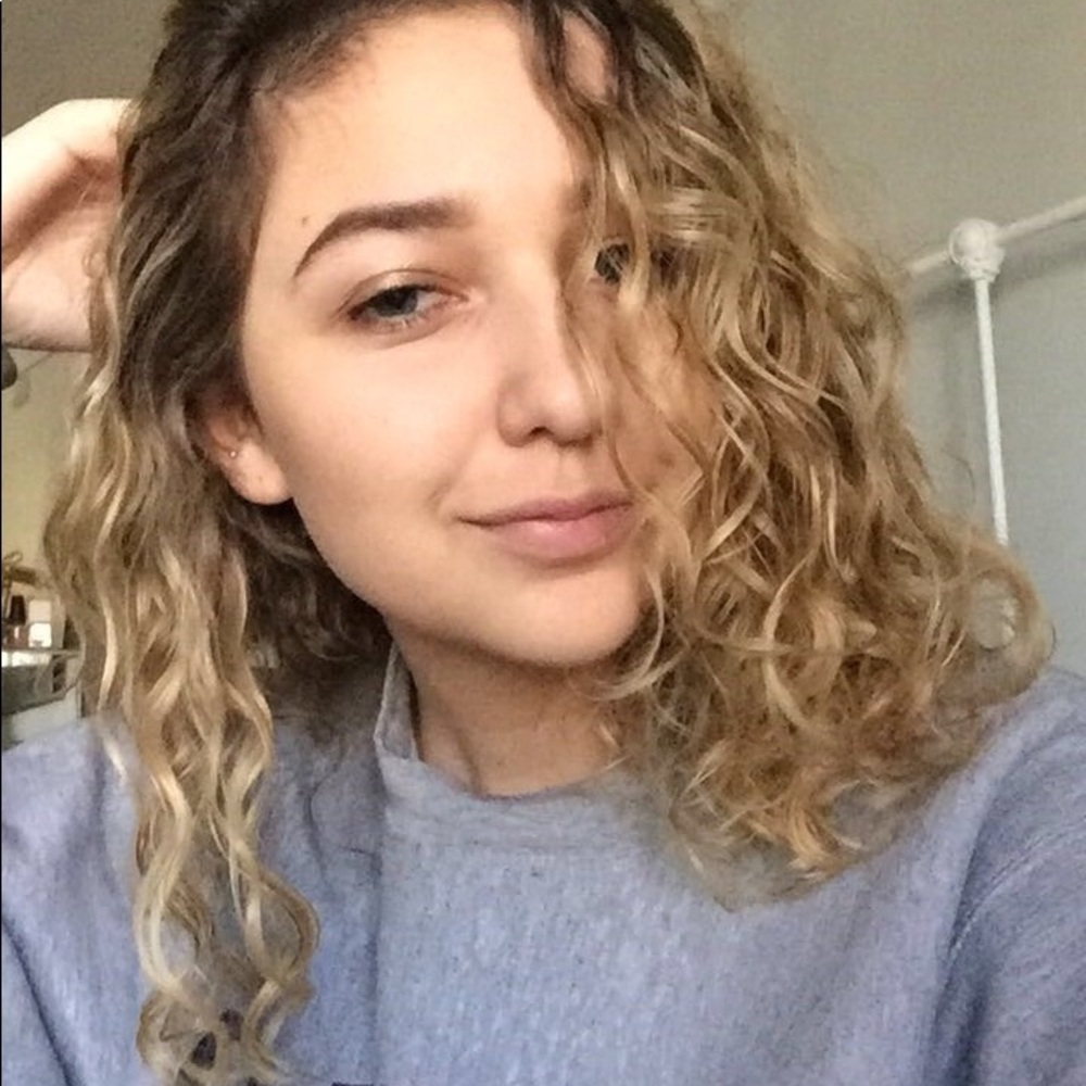 Meet your Posher, Olivia